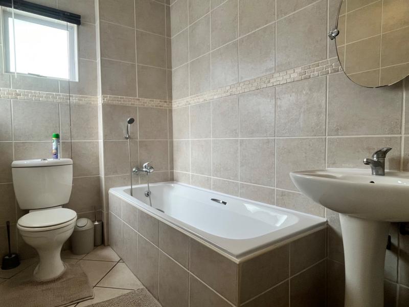 2 Bedroom Property for Sale in Reebok Western Cape